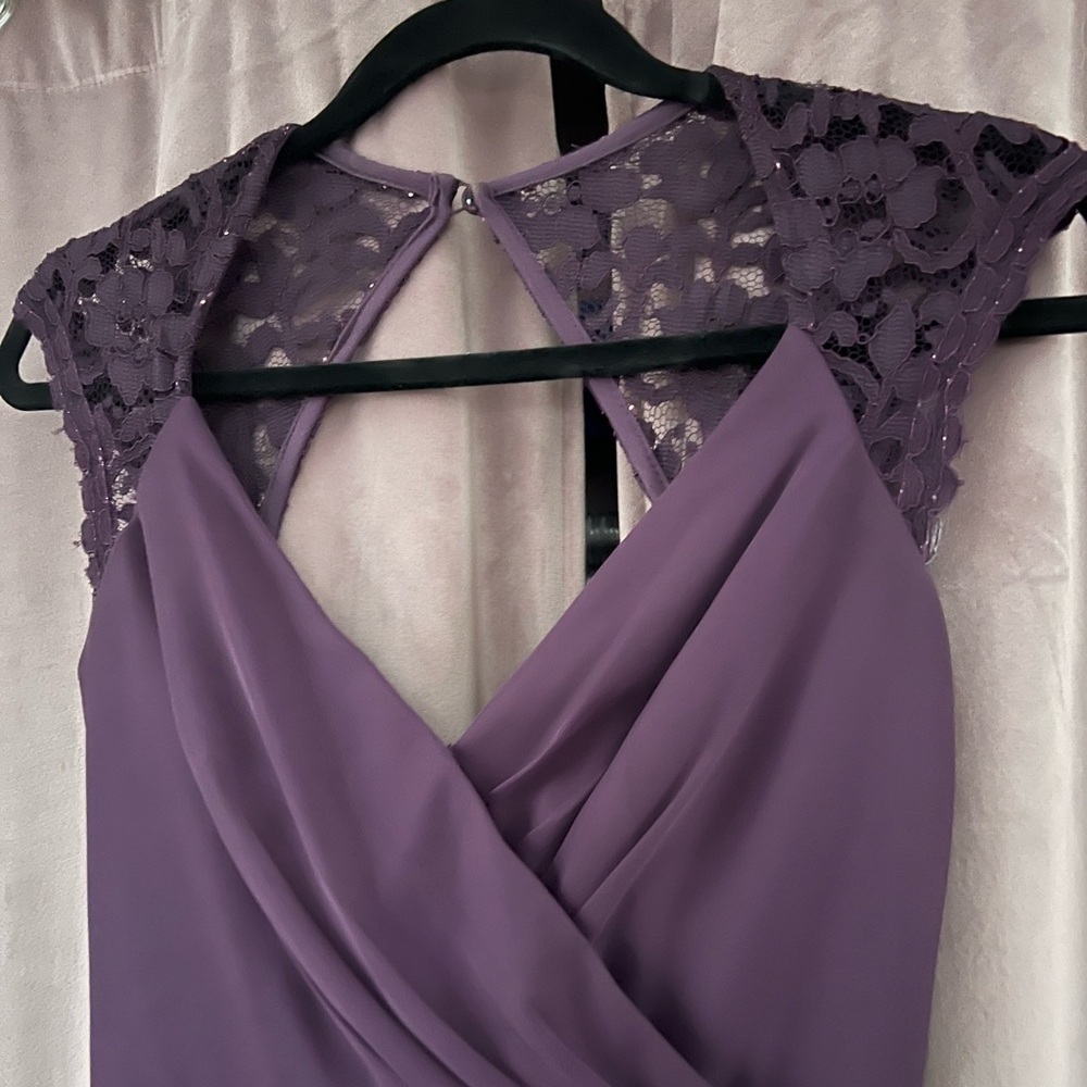 David’s Bridal Plum Lace Capped Sleeves Bridesmaid Maci Dress Size 0 - Picture 3 of 6